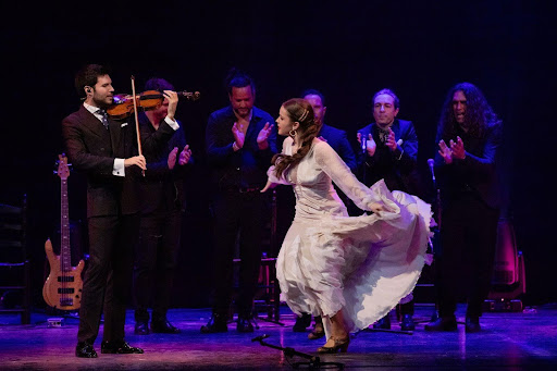 Paco Montalvo pone en pie a un Teatro Real completamente entregado al artista en un debut para la historia