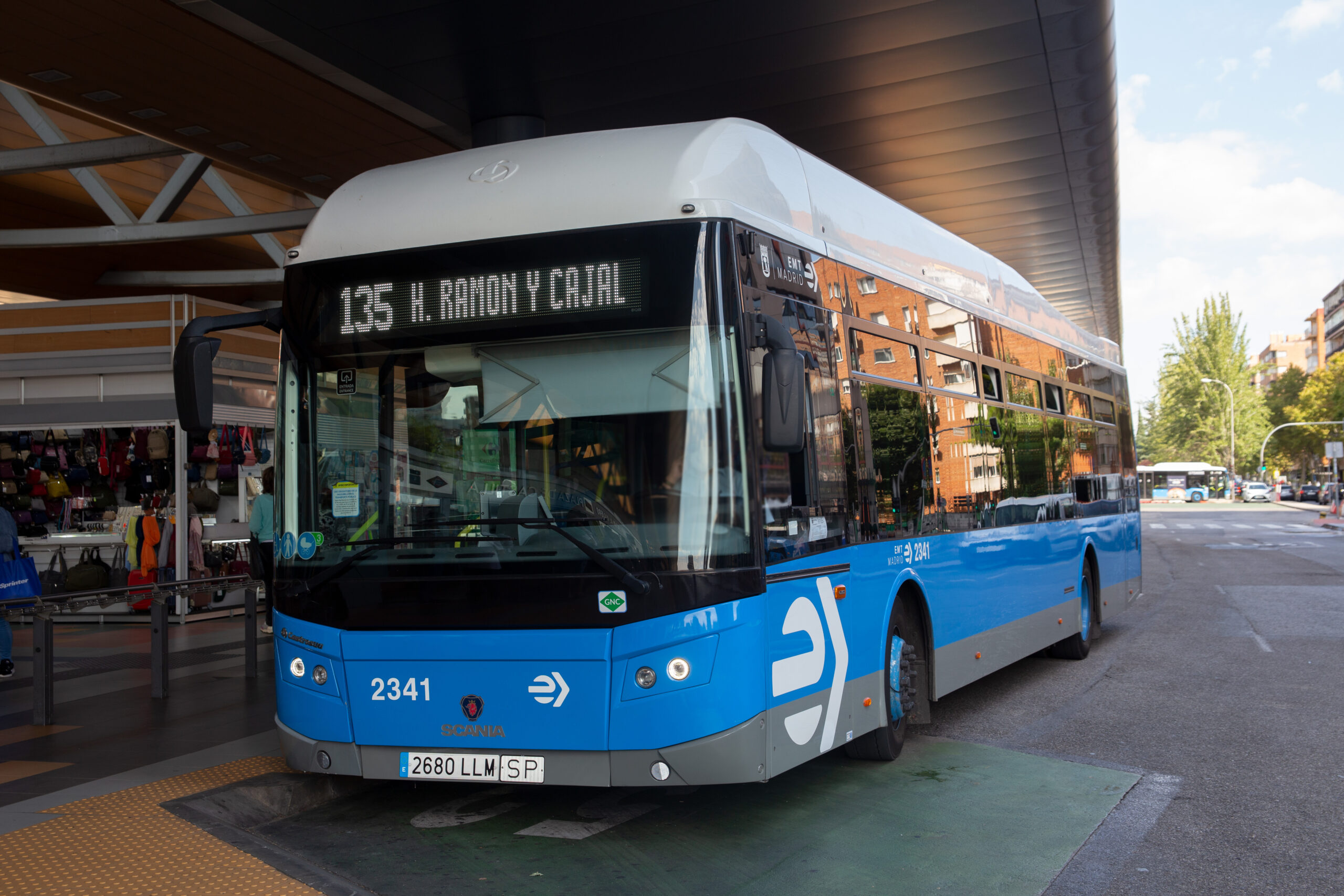 EMT Madrid amplía el servicio de la línea 135 entre la plaza de Castilla y el Hospital Ramón y Cajal