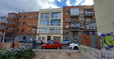 El Ayuntamiento peatonaliza la calle Dora, en Carabanchel