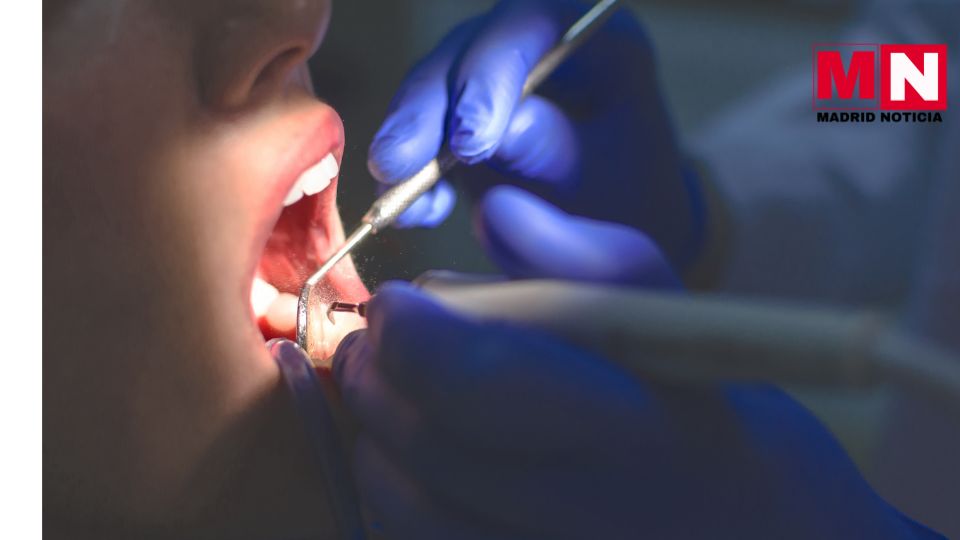 Descubre cómo la sedación consciente ayuda a pacientes con miedo al dentista a superar su ansiedad y recibir tratamiento dental sin dolor ni estrés.