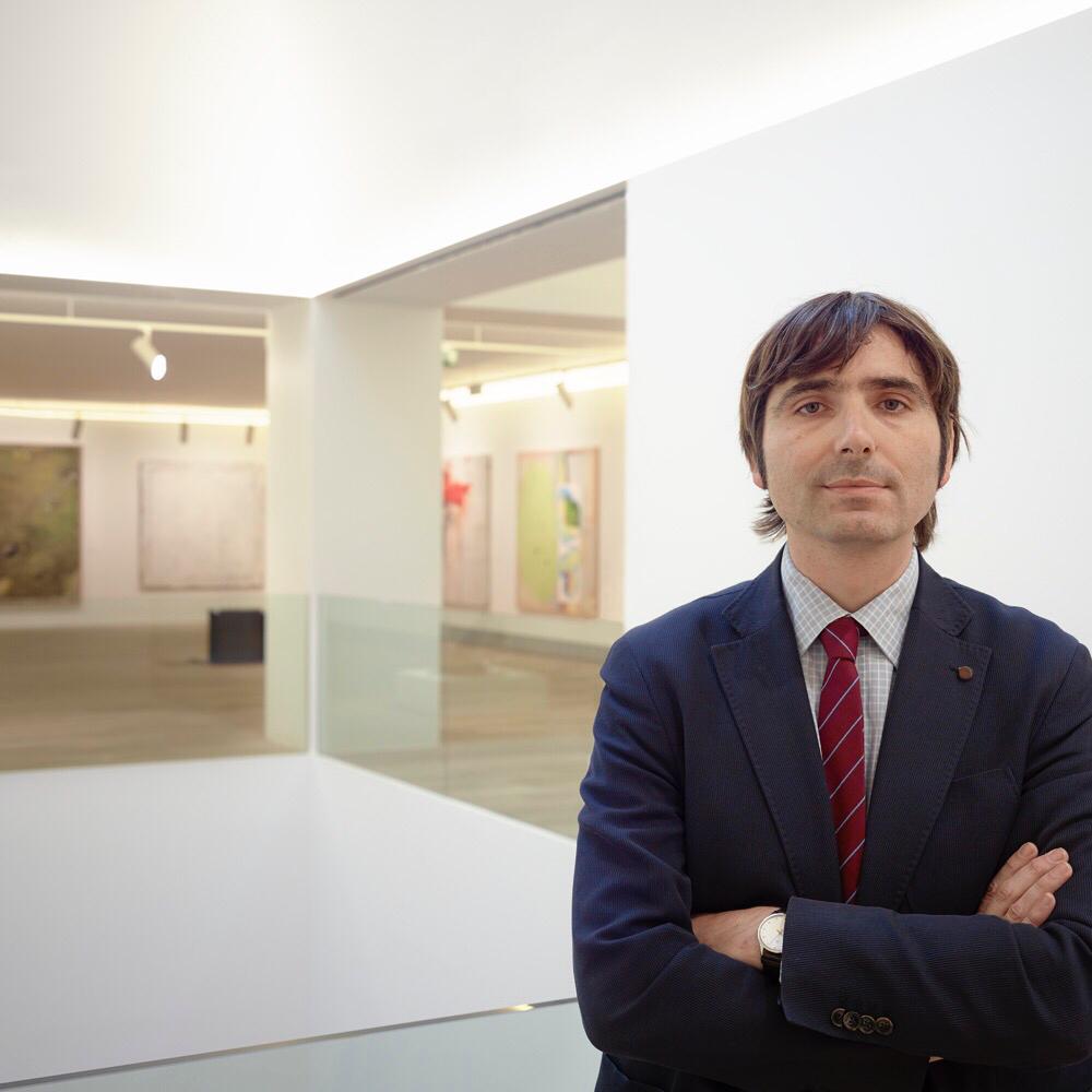 Alfonso Palacio, nuevo Director Adjunto de Conservación e Investigación del Museo Nacional del Prado, en las salas del Museo de Bellas Artes de Asturias