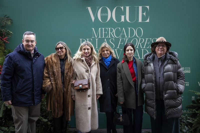 El Mercado de las Flores de Navidad llena de color y tradición la calle Jorge Juan