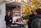 Los puestos de castañas: tradición y aroma navideño en Madrid