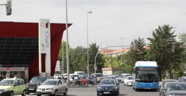 Los vehículos con clasificación ambiental A empadronados en Madrid podrán estacionar en la zona SER hasta el 31 de diciembre de 2025