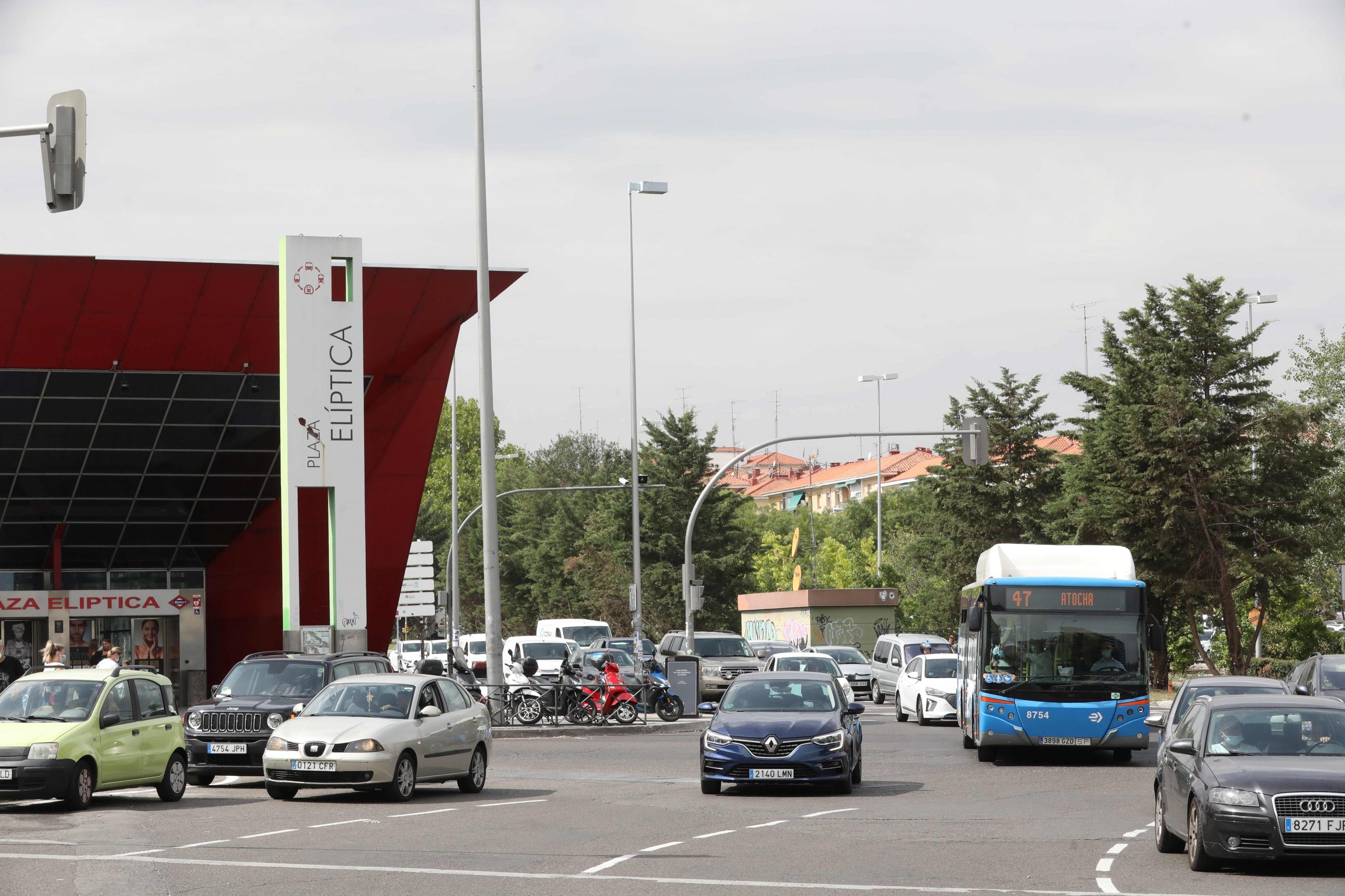 Los vehículos con clasificación ambiental A empadronados en Madrid podrán estacionar en la zona SER hasta el 31 de diciembre de 2025