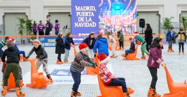 Navidad en Madrid patinaje sobre hielo y tradición en el Palacio de Cibeles y Matadero