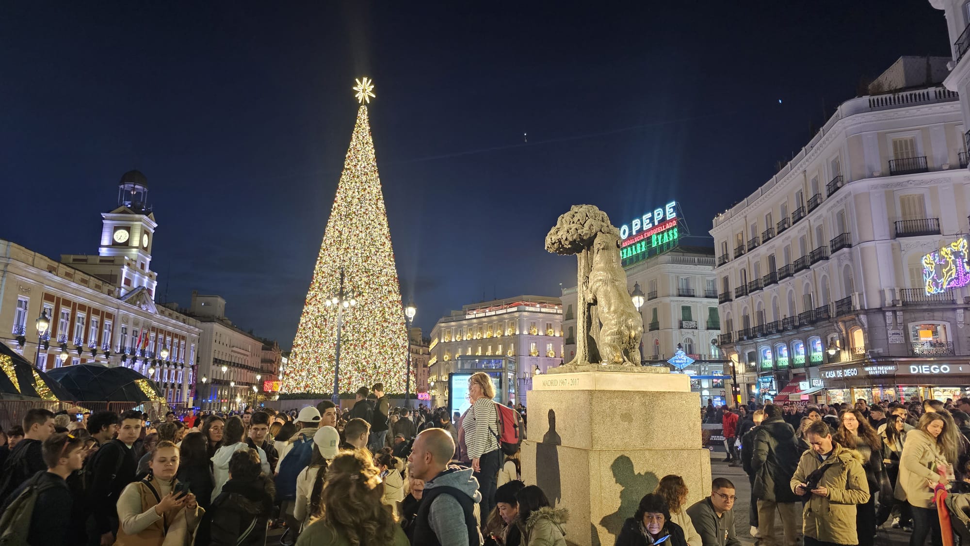 así se crearon las luces navideñas diseñadas por escolares