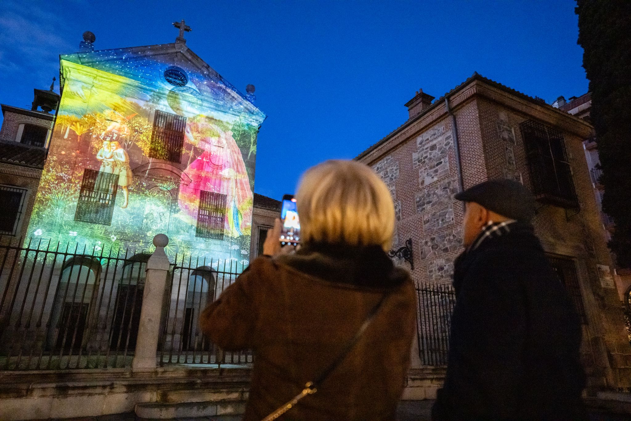 belenes proyectados iluminan el centro histórico de Madrid