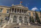 Pardo Bazán, Chaves Nogales o Lorca viajan en los autobuses madrileños con la iniciativa ‘Tu biblioteca a un clic’