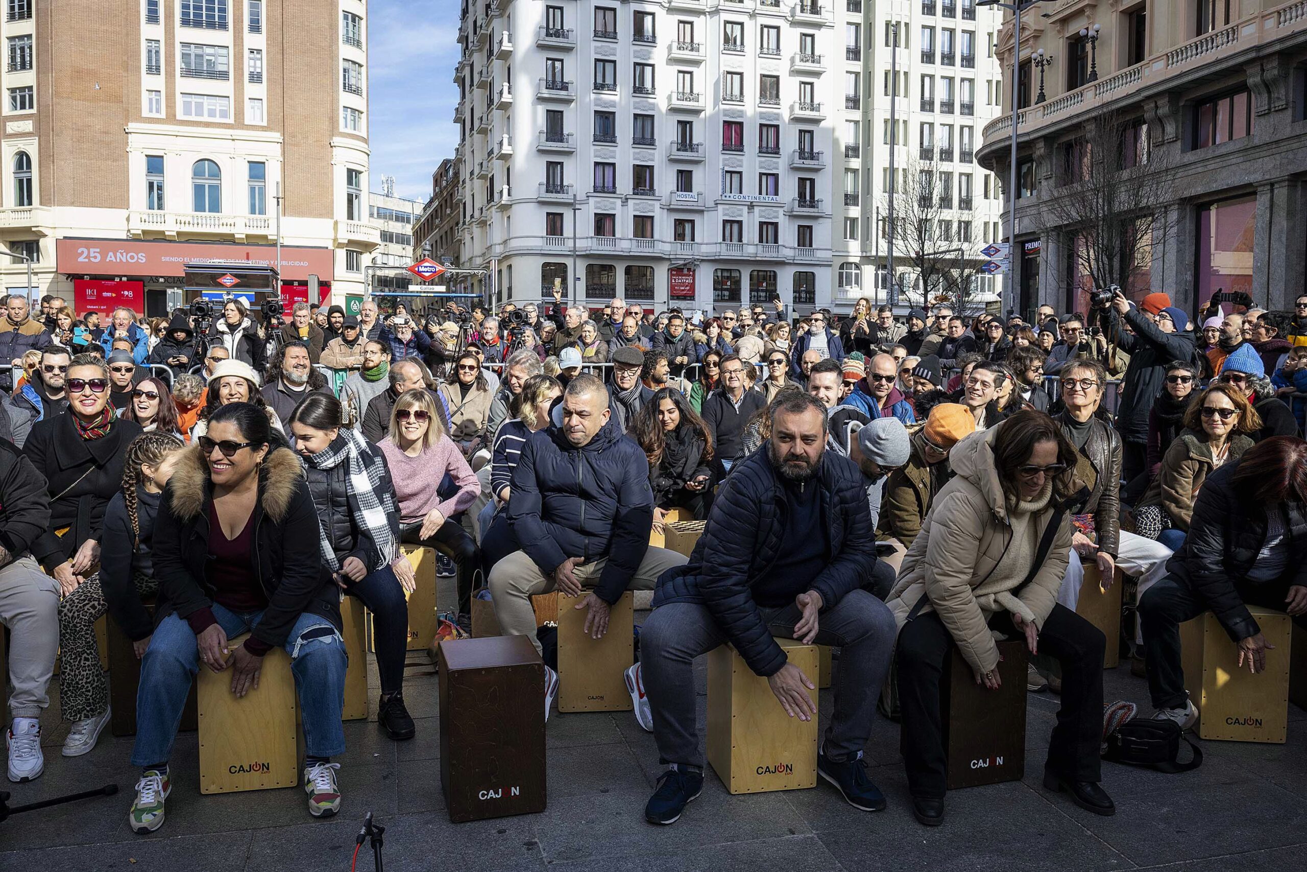 cien cajones flamencos en la plaza de Callao