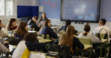 1.972 nuevos profesores a su educación pública el próximo curso