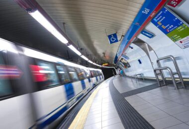 La Comunidad de Madrid renueva el nuevo convenio colectivo de Metro que mejora el servicio y fomenta la conciliación laboral