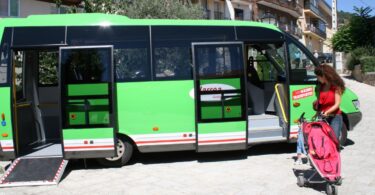 La Comunidad de Madrid lanza un proyecto piloto de transporte a demanda los fines de semana en la Sierra del Rincón