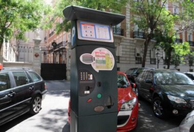 Cinco aplicaciones del Servicio de Estacionamiento Regulado (SER) activan este mes la función ‘desaparcar’