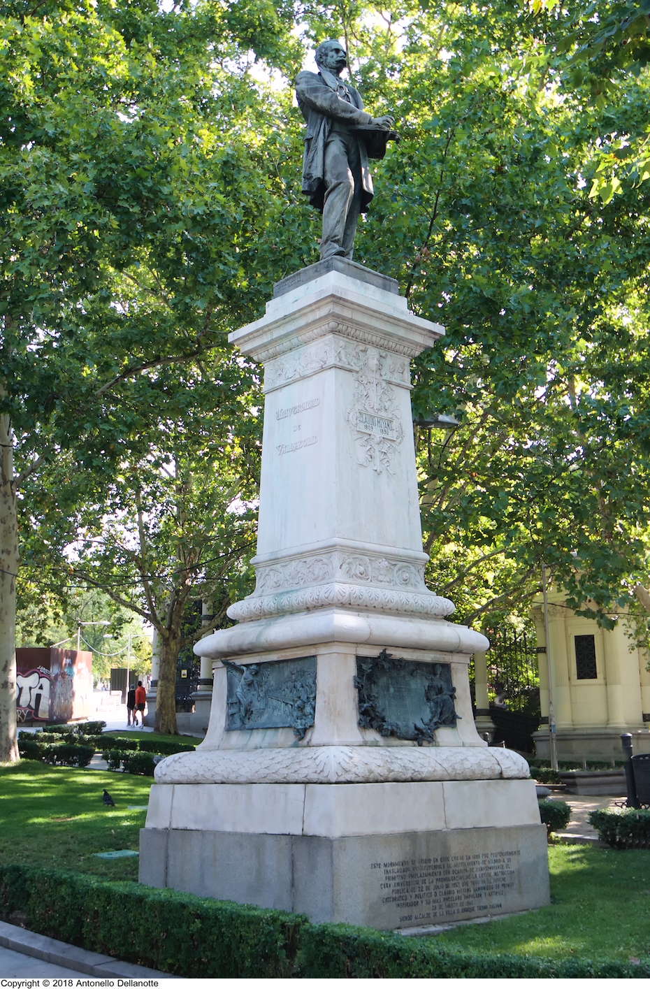 monumento a Claudio Moyano en el centenario de la Cuesta