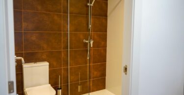 EMVS Madrid ha sustituido cerca de 200 bañeras por duchas