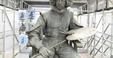 restaura el monumento a Velázquez en el paseo del Prado