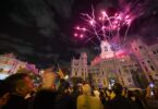 Cerca de 60.000 personas despiden el Día de la Fiesta Nacional con un espectáculo pirotécnico al ritmo de música latina