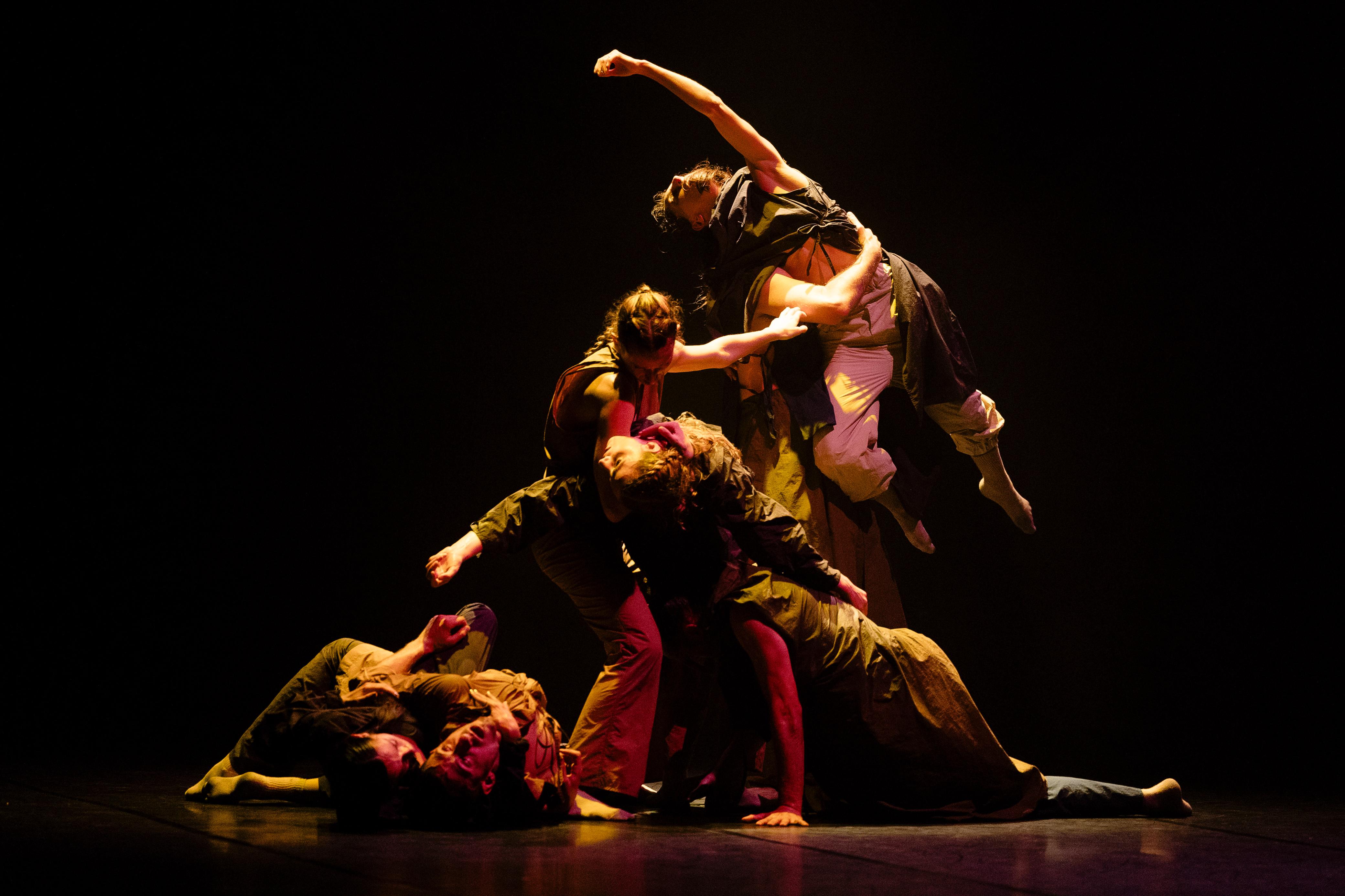 Centro Danza Matadero baila en el infierno de Dante con 'AVERNO'