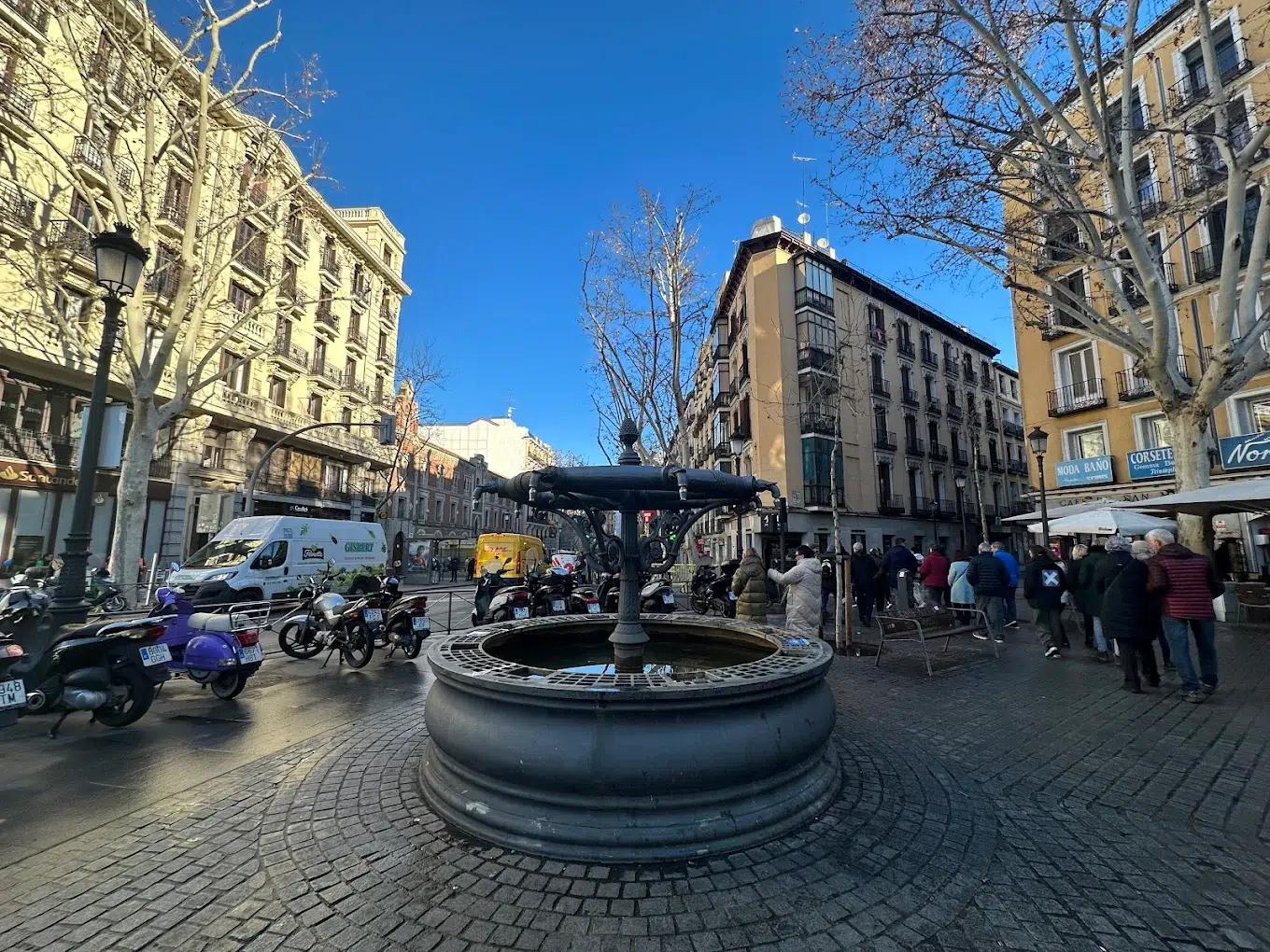 fuente de la plaza de la cebada
