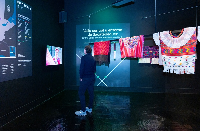 Guatemala arte textil, que está en el Centro Cultural Fernando Fern (5)