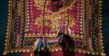 La Real Fábrica de Tapices acoge Al’QALA, una muestra sobre el bordado palestino con piezas históricas y arte contemporáneo. 4
