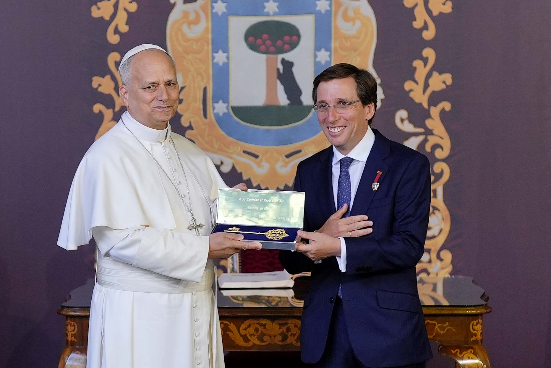Llave de Oro de la Villa de Madrid al papa León XIV