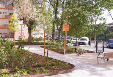 obras de regeneración del entorno de la calle Benimamet, en el distrito de Villaverde
