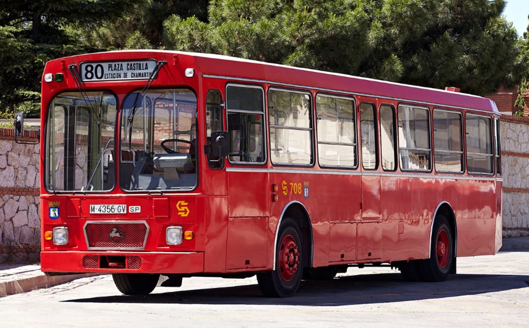 EMT Madrid recorre este domingo la evolución del transporte en el paseo del Prado
