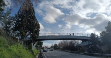 La pasarela del Puente de La Lira mejora su accesibilidad desde este lunes