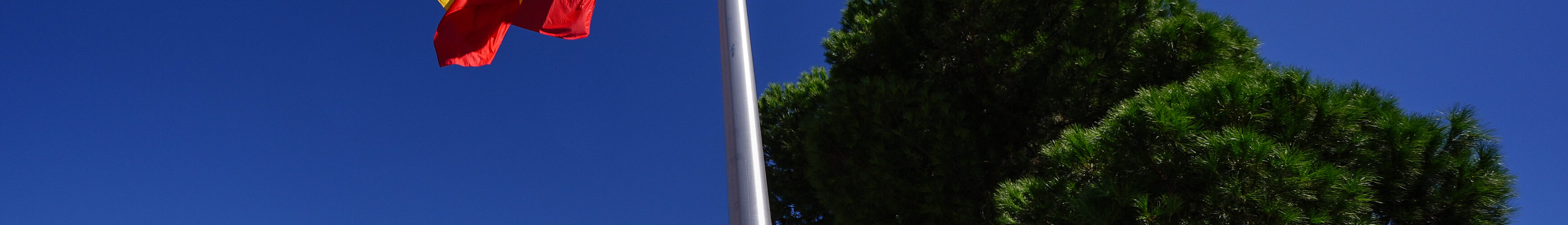 Valdemarín estrena glorieta remodelada con la bandera de España