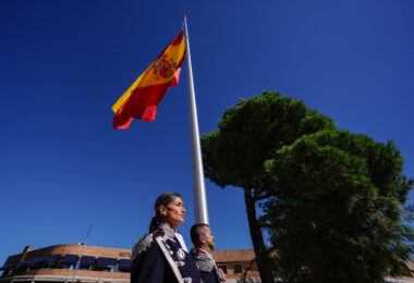 Valdemarín estrena glorieta remodelada con la bandera de España